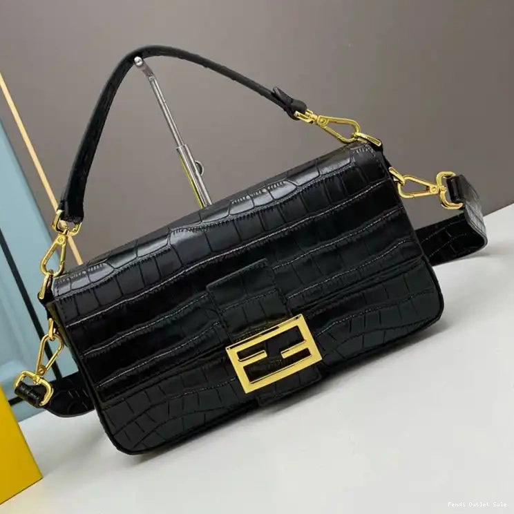 Black Bag Baguette Crocodile Medium Fendi Leather In 0508